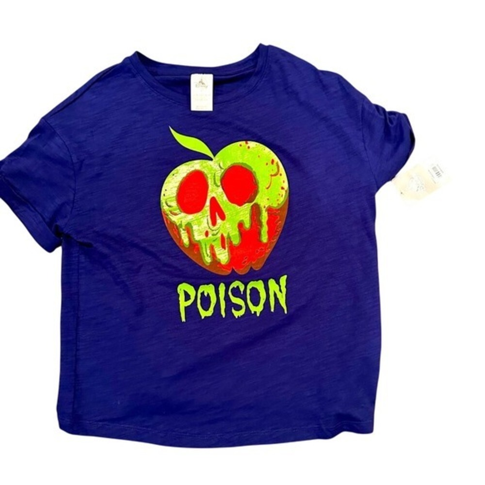 NWT Disney poison apple 🍎 T-shirt brand new size small Snow White